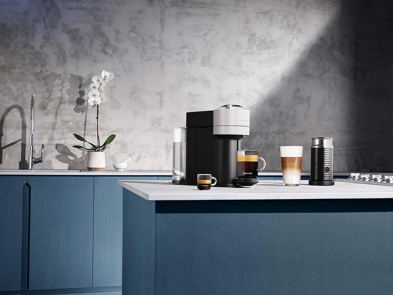 Nespresso Vertuo Next by De��Longhi White Coffee & Espresso Machine