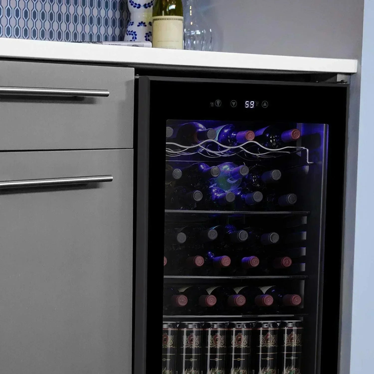 Antarctic Star 26 Bottle 130 Can Wine Cooler/Cabinet Beverage Refrigerator Cellar Beer Clear Glass
