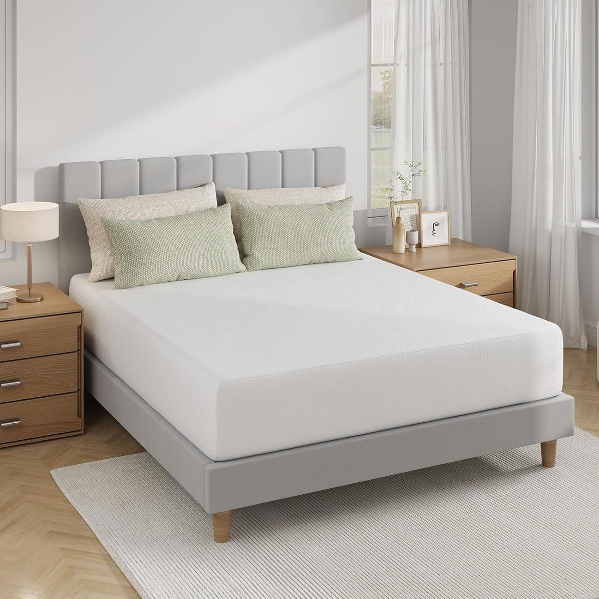 Novilla 12 Inch Queen Mattress in a Box, Gel Memory Foam Queen Size Bed Mattress for Cooling Night Sleep, Comfort Sleep & Pressure Relief, CertiPUR-US Certified,White